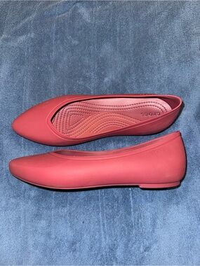 CROCS Women’s Brooklyn Pointed Ballet Flats Red Wine Burgundy, size 9, NWT